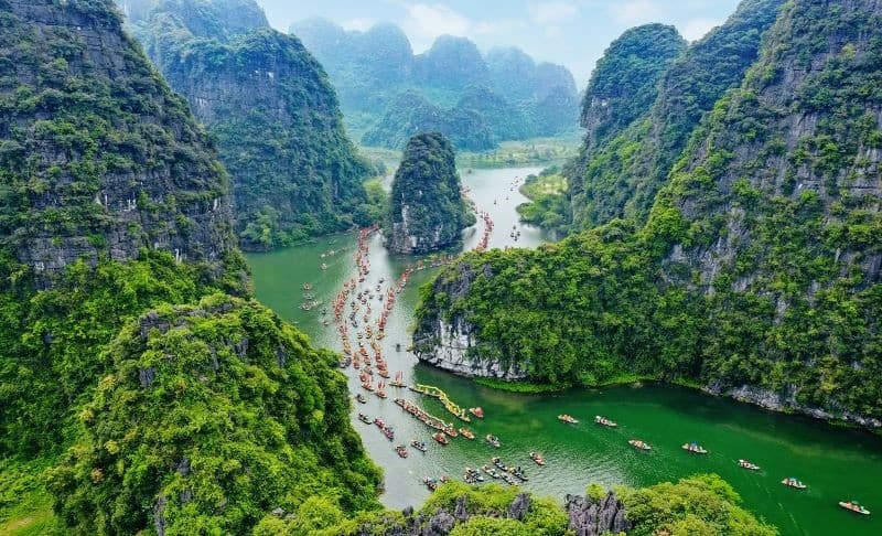 Mẹo đặt xe tham quan Bái Đính - Hoa Lư trong ngày không bị gấp lịch